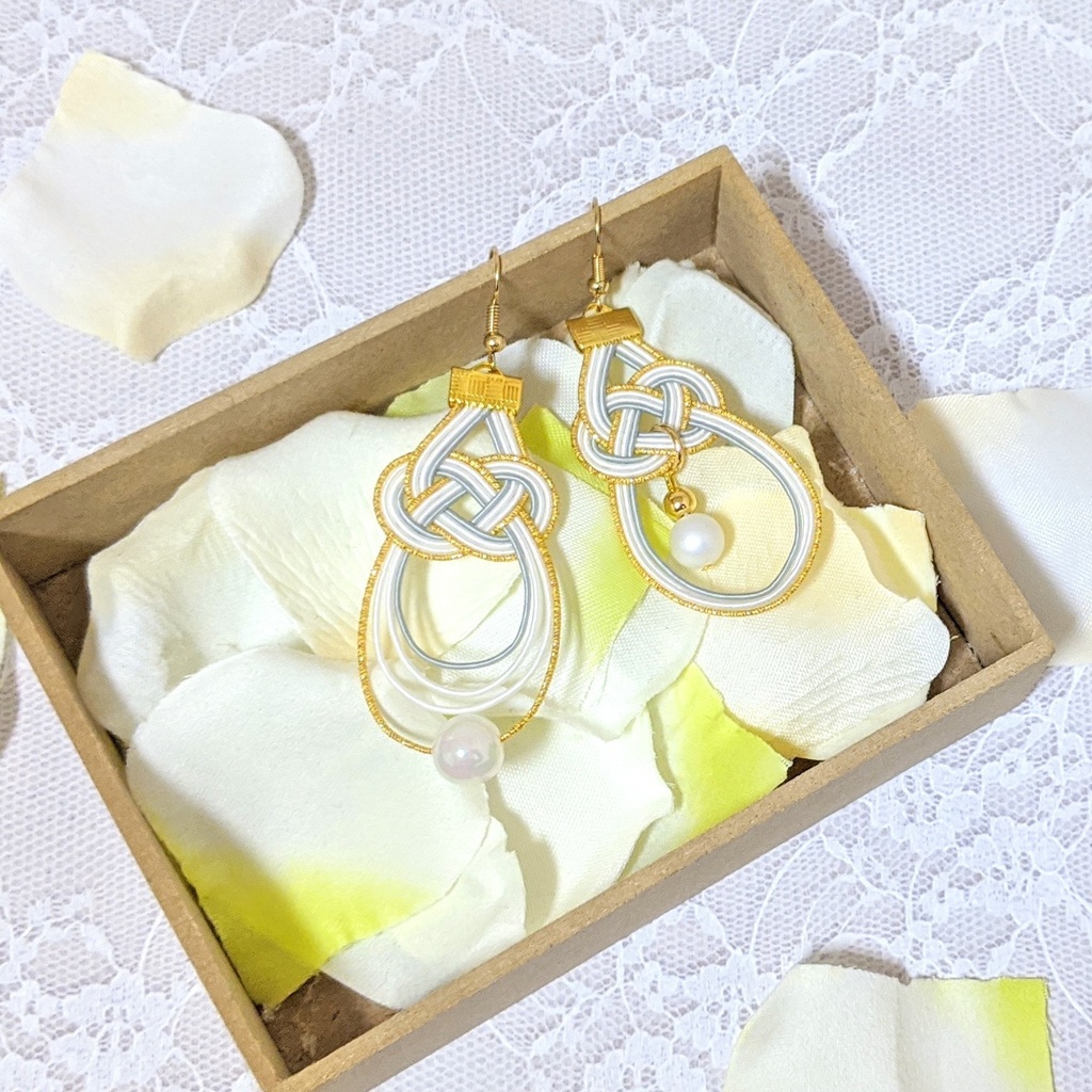 アシンメトリ水引ピアス