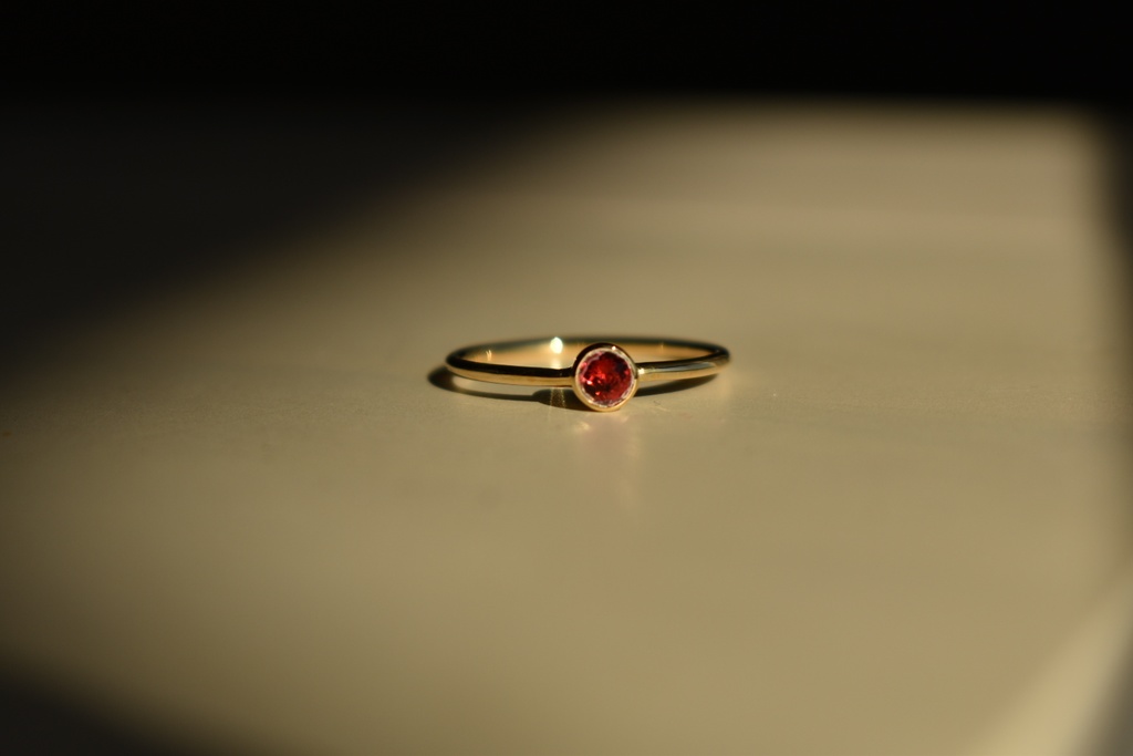 魔法使いの約束 小さなスワロフスキーのラウンドリング