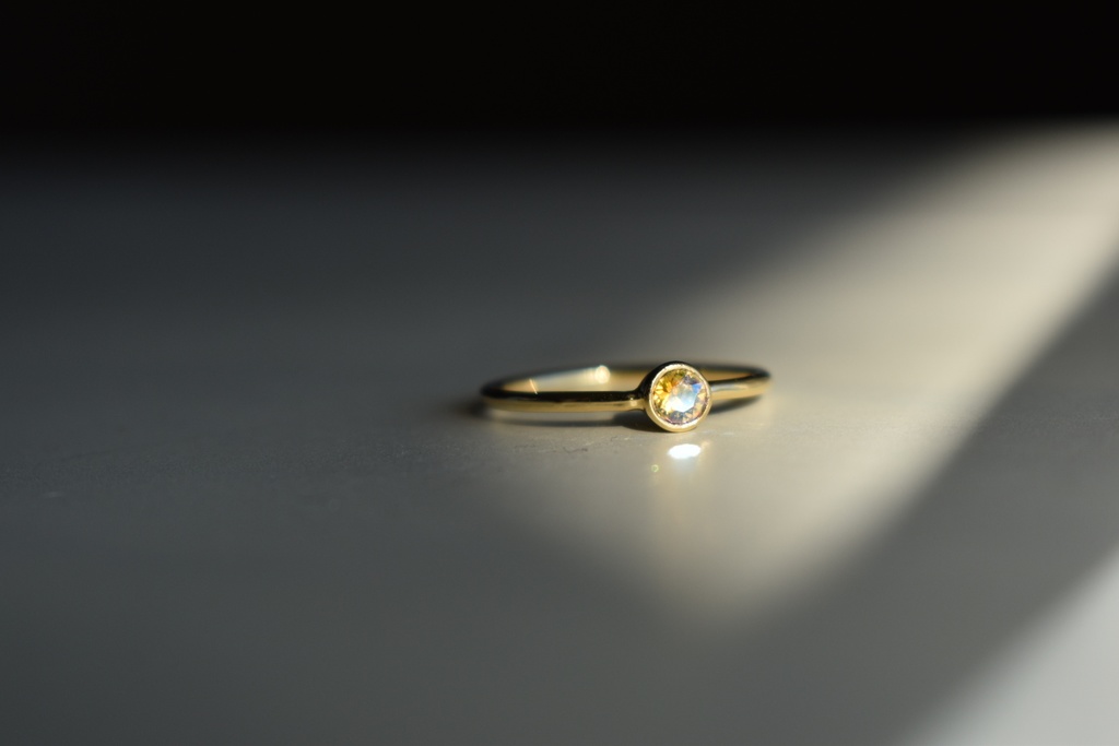 魔法使いの約束 小さなスワロフスキーのラウンドリング