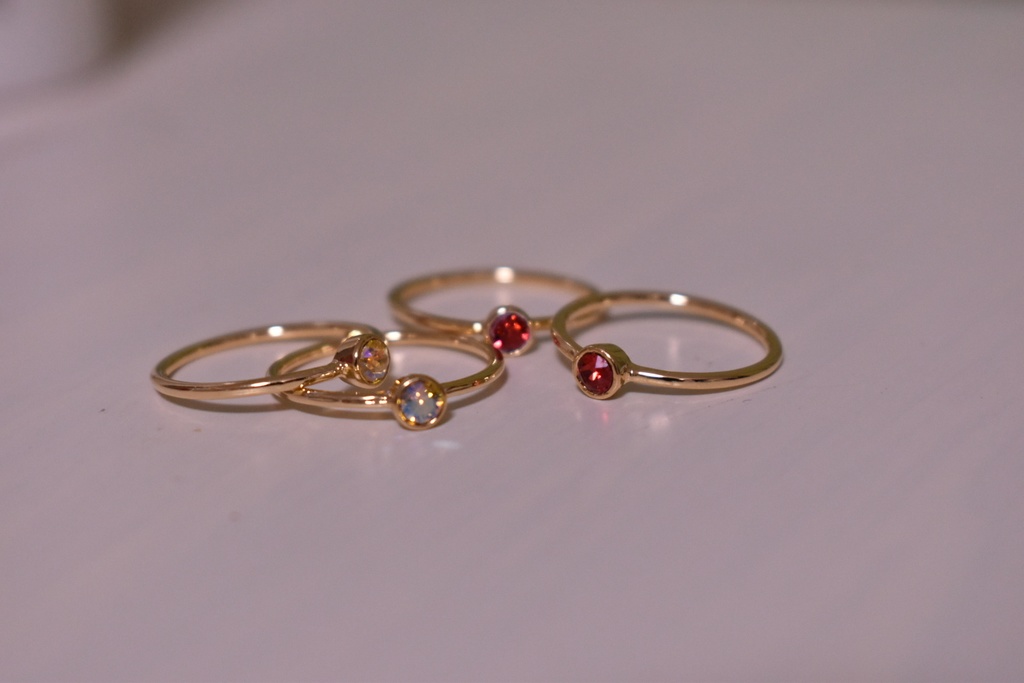 魔法使いの約束 小さなスワロフスキーのラウンドリング