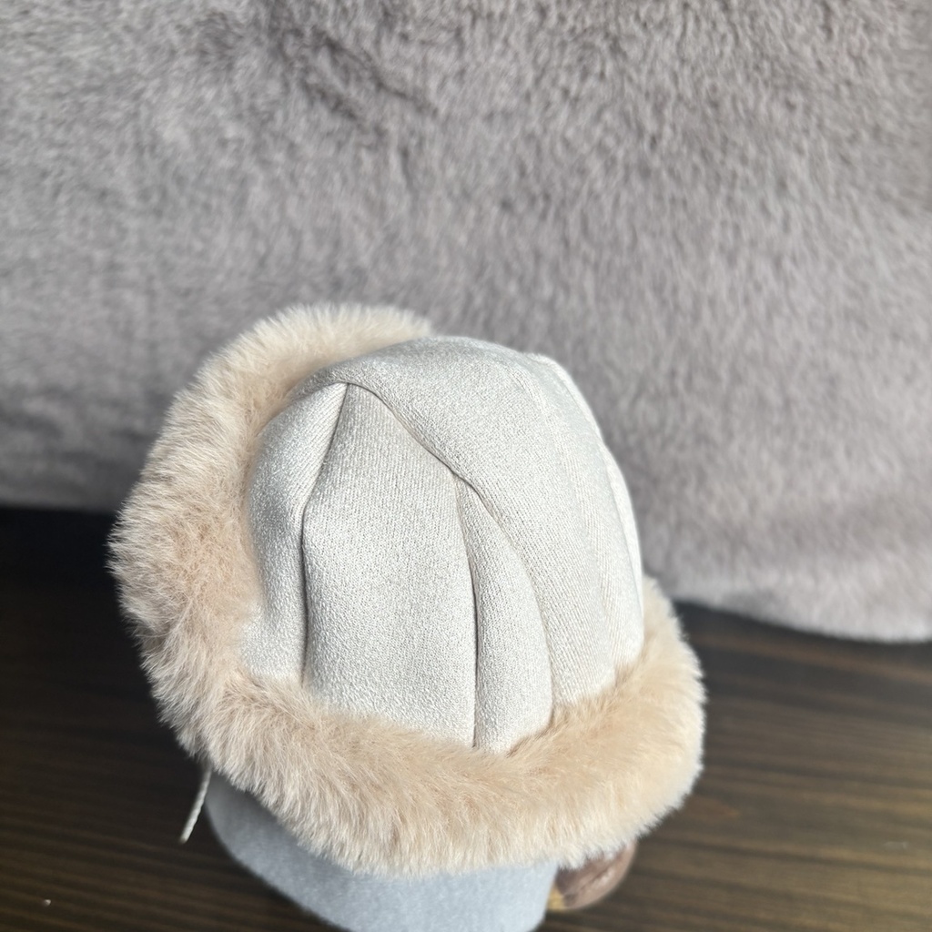 もふもふお帽子 耳穴無し ミルクティーカラー グロランリボン