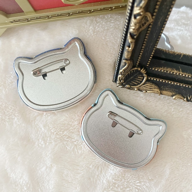 【アイク+ライ】ねこ型缶バッジセット