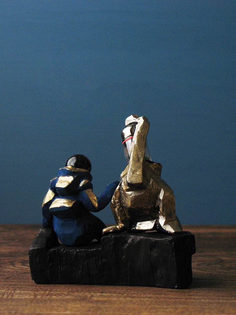 真空管ロボットとその友人像