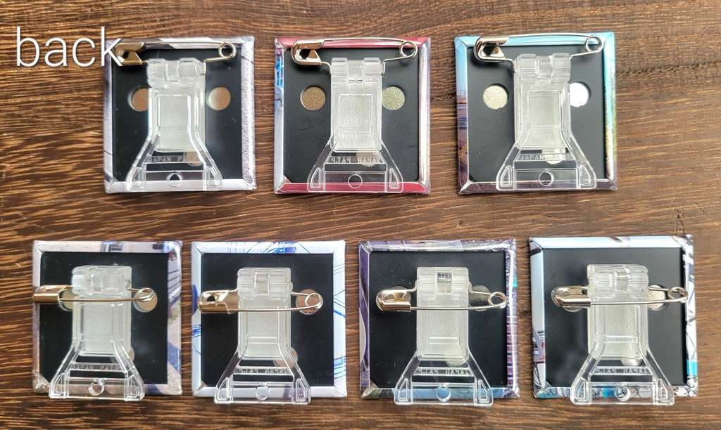 スタンドスクエア缶バッジ