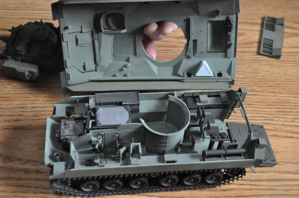 1/35スケール M2ブラッドレー エンジンキット