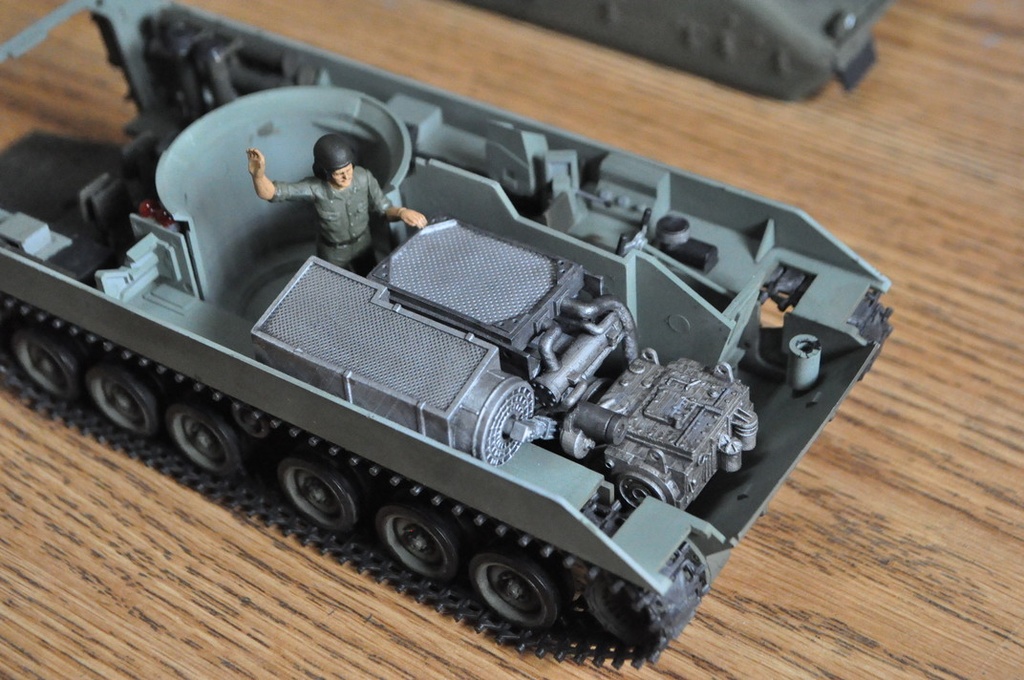 1/35スケール M2ブラッドレー エンジンキット