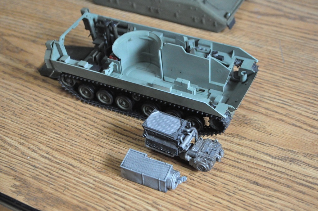 1/35スケール M2ブラッドレー エンジンキット