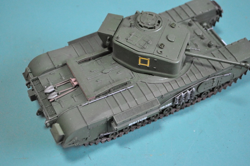 1/35スケール チャーチル エンジン キット