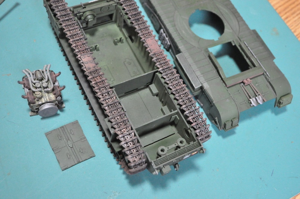 1/35スケール チャーチル エンジン キット
