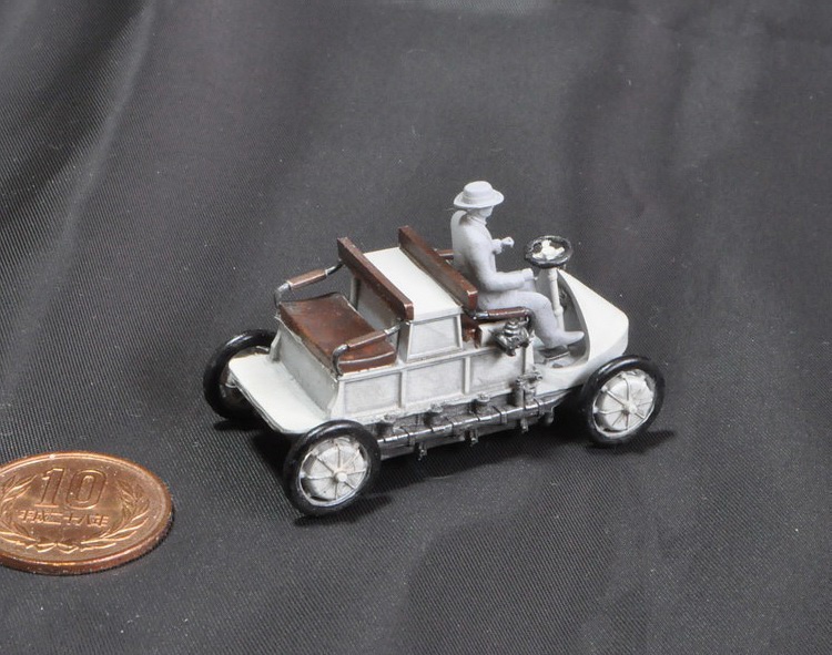 1/64スケール 「ローナー・ポルシェ・ミクステ4WD」