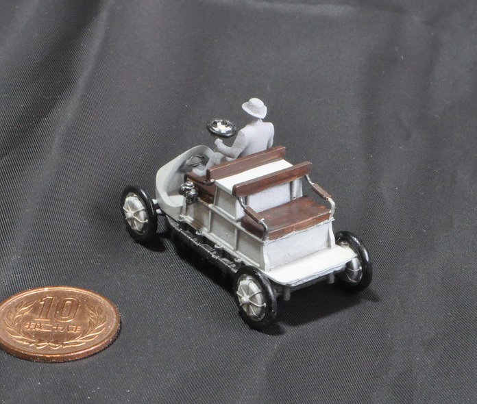 1/64スケール 「ローナー・ポルシェ・ミクステ4WD」