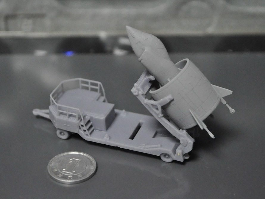 1/144スケール 「C450 コレオプテール VTOL実験機」と「運搬トレーラー」