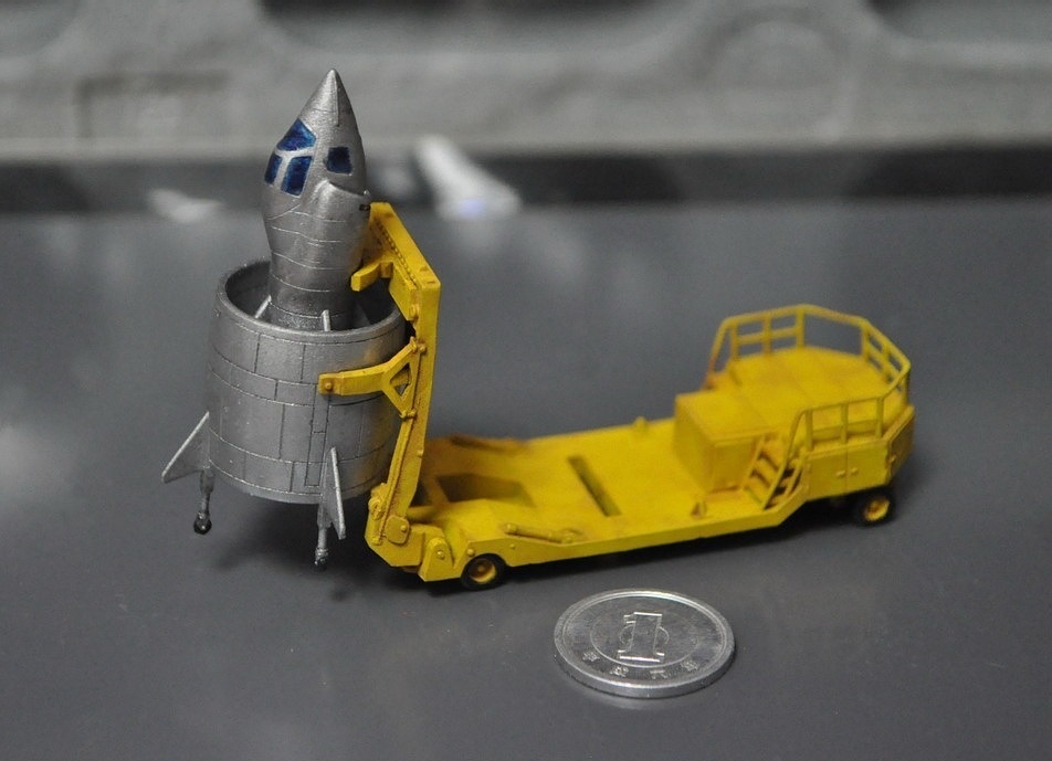 1/144スケール 「C450 コレオプテール VTOL実験機」と「運搬トレーラー」