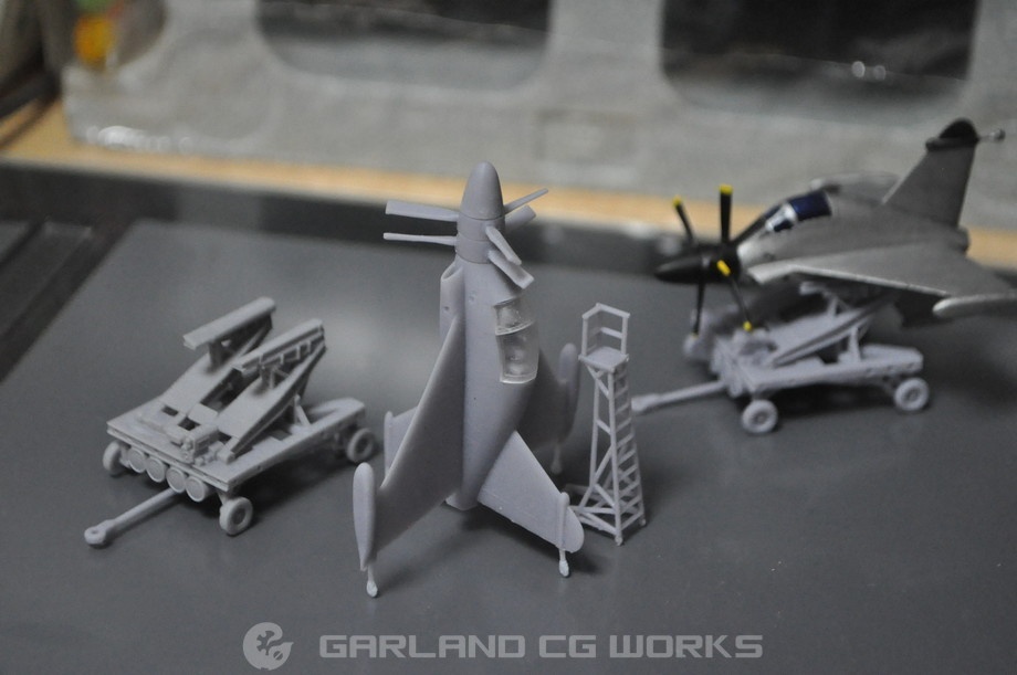 1/144スケール「XFY-1ポゴVTOL実験機」と「運搬トレーラー」セット