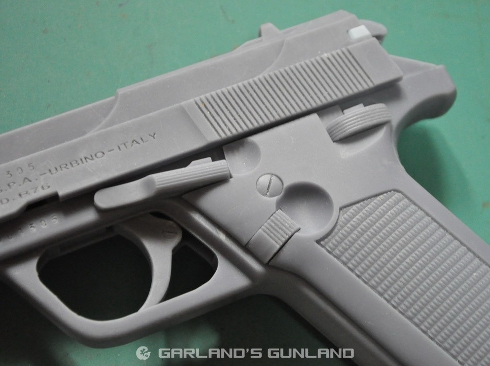 ベネリB76 1/1スケール レジン製ディスプレイ模型