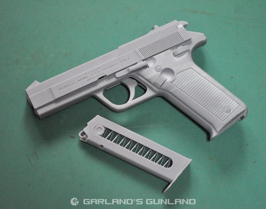 ベネリB76 1/1スケール レジン製ディスプレイ模型