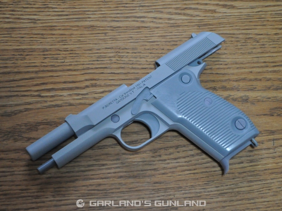 ベレッタM1951 1/1スケール レジン製ディスプレイ模型