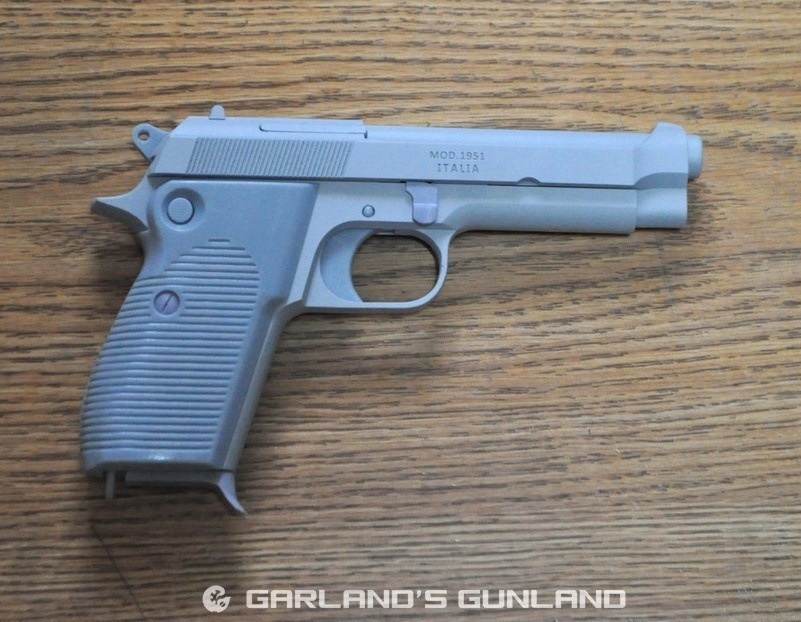ベレッタM1951 1/1スケール レジン製ディスプレイ模型