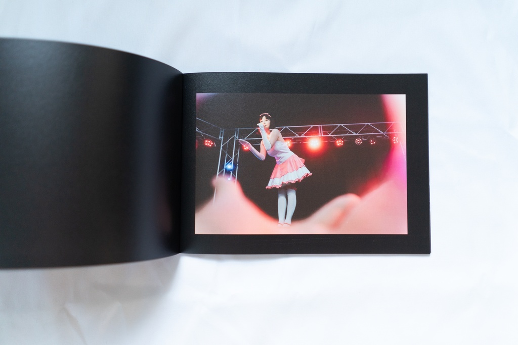 PERFECT BLUEcos写真集「彼女について私が知っている 二、三の事柄」