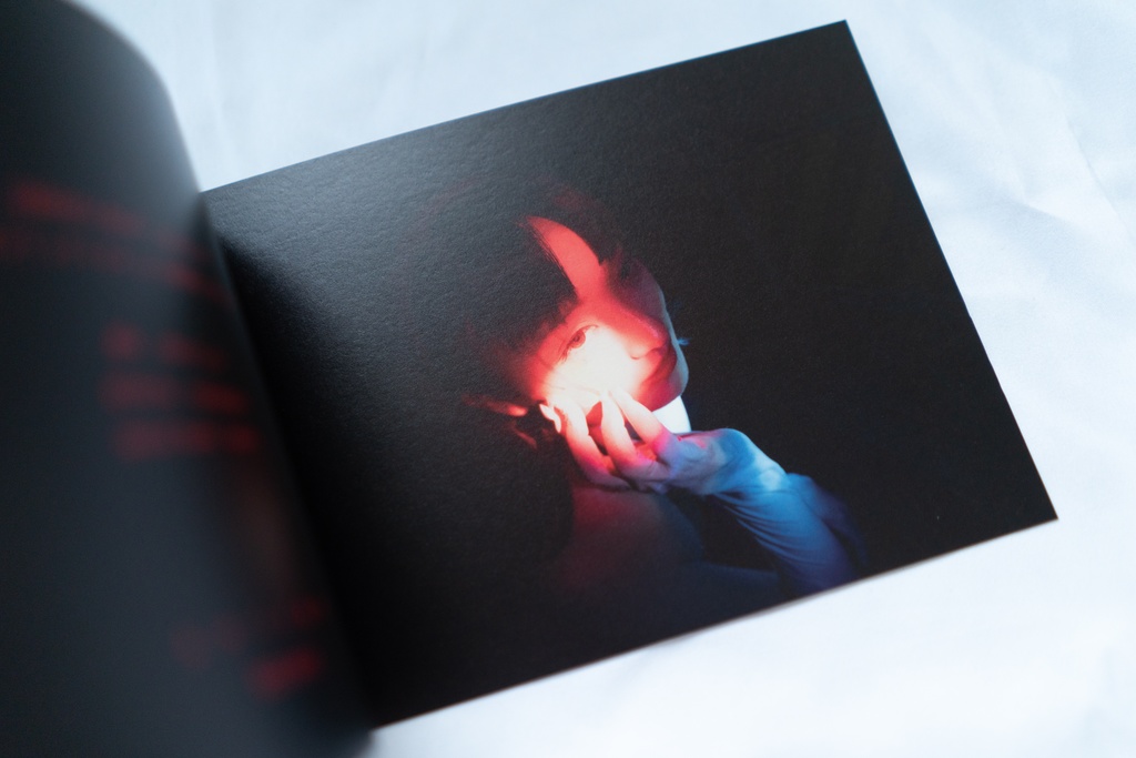 PERFECT BLUEcos写真集「彼女について私が知っている 二、三の事柄」