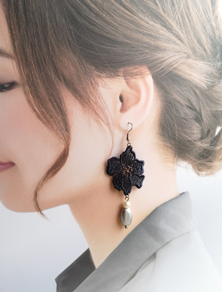 レースフラワーのピアス(ノンホールピアス変更可)