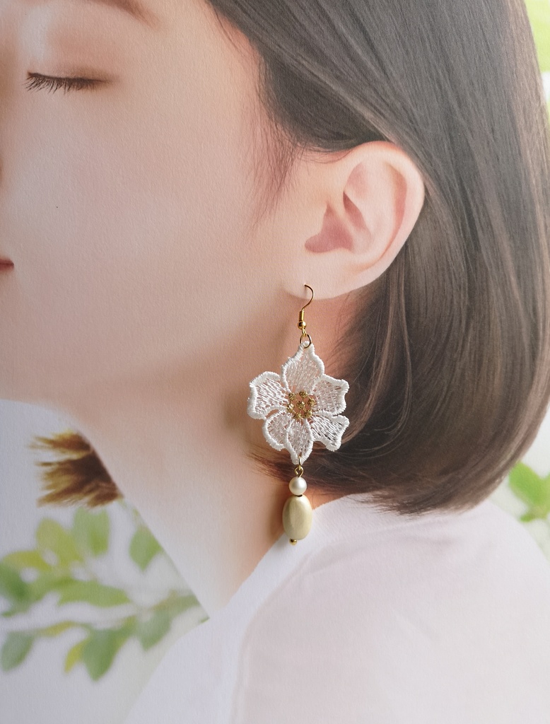 レースフラワーのピアス(ノンホールピアス変更可)
