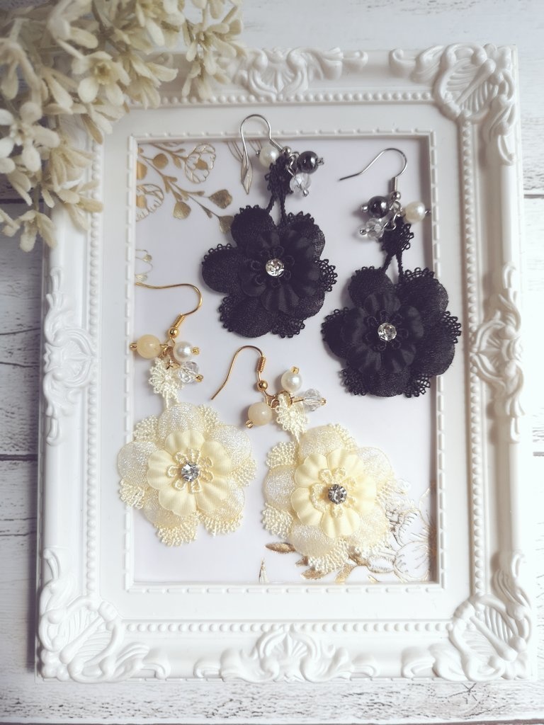 お花のレースピアス（イヤリング）