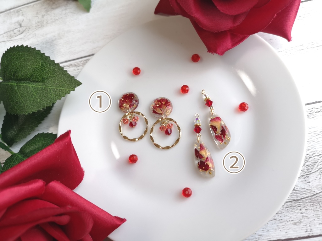 赤のピアス(イヤリング)