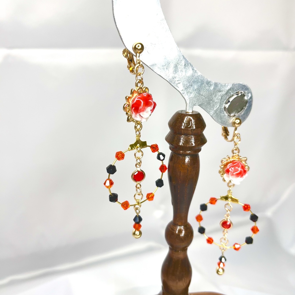 ツイステ ハーツラビュル寮イメージ イヤリング / ピアス