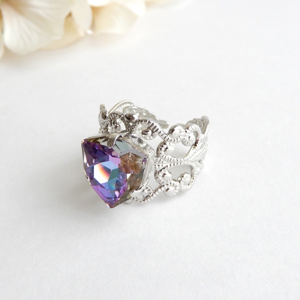 レア色 ヴィトレイルライト|トリリアント スワロフスキー使用 ゴシック調リング