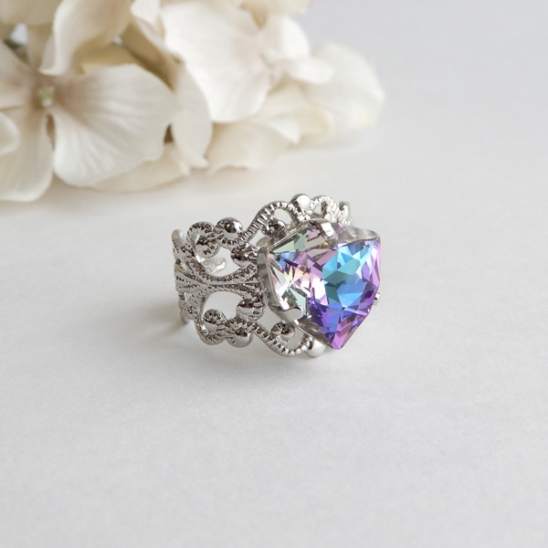 レア色 ヴィトレイルライト|トリリアント スワロフスキー使用 ゴシック調リング