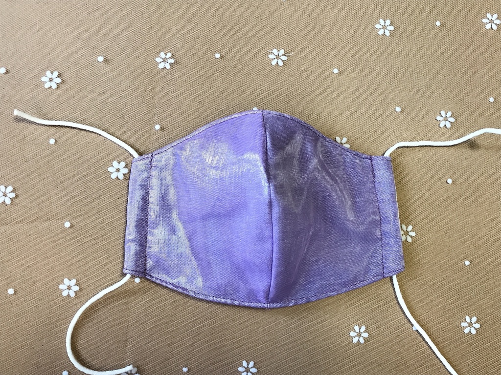 オーガンジー素材のパープルマスク