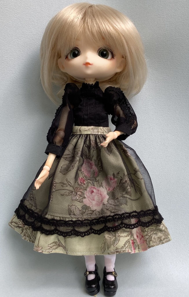 【ruruko・ダル・ハルモニア】黒チュールつき薔薇柄スカート