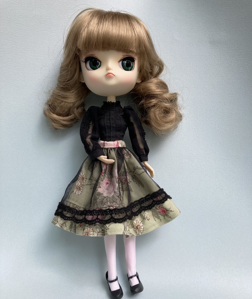 【ruruko・ダル・ハルモニア】黒チュールつき薔薇柄スカート
