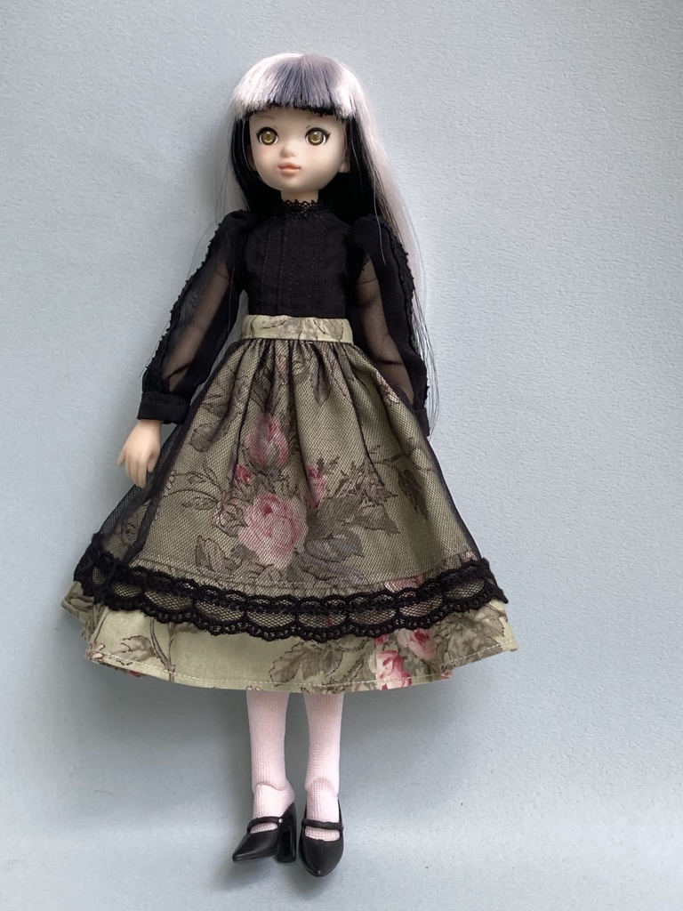 【ruruko・ダル・ハルモニア】黒チュールつき薔薇柄スカート