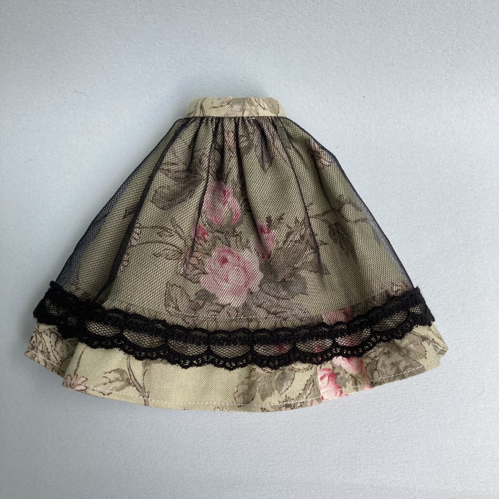 【ruruko・ダル・ハルモニア】黒チュールつき薔薇柄スカート