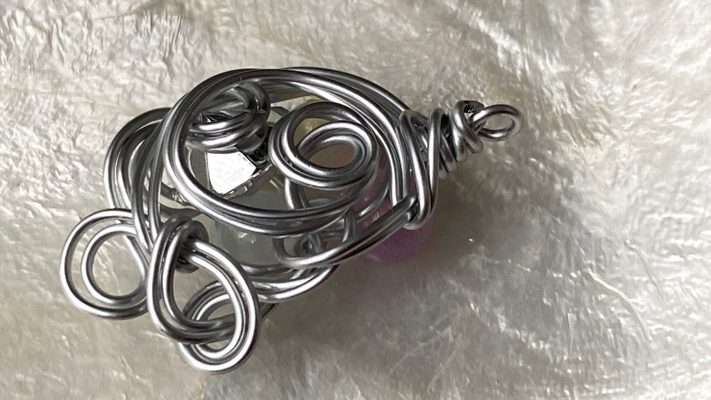 光のクリスタル ペンダントトップ