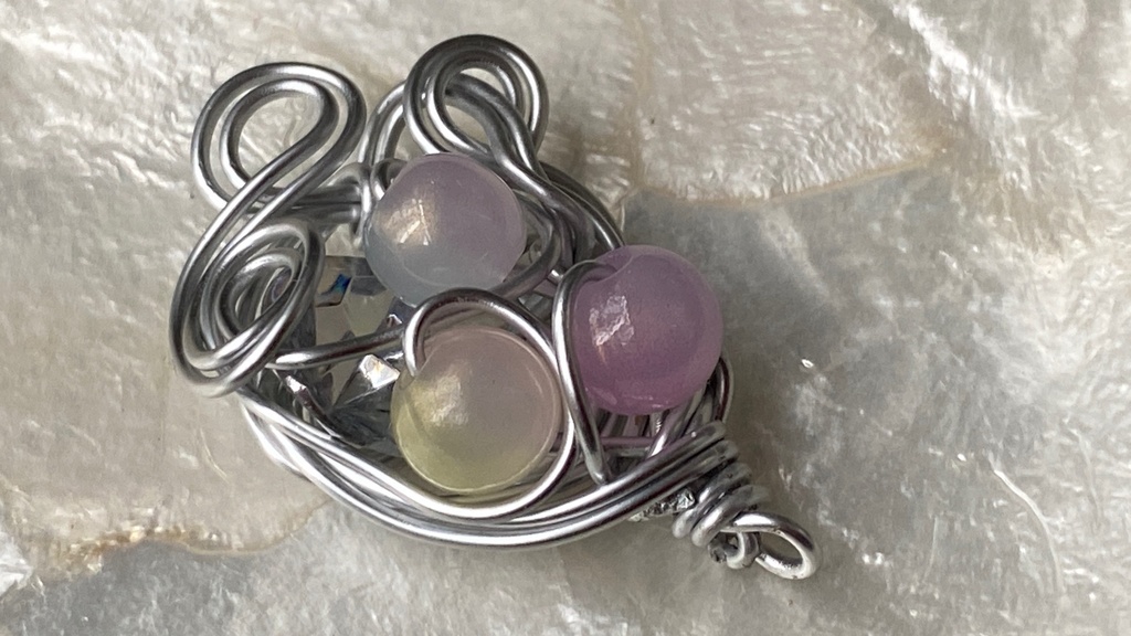 光のクリスタル ペンダントトップ