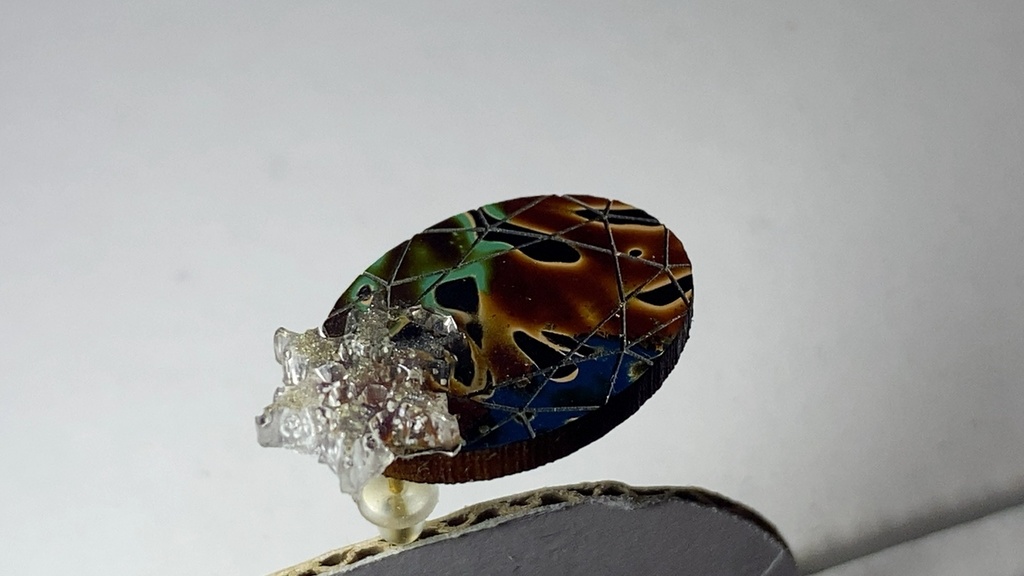 オーバルカットひねり塗ピアス