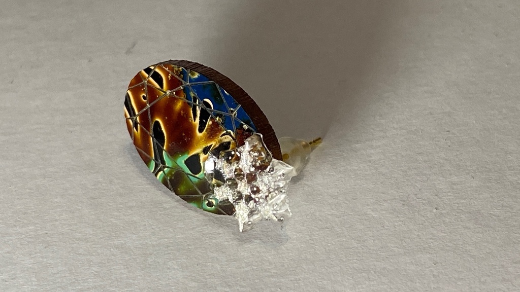 オーバルカットひねり塗ピアス