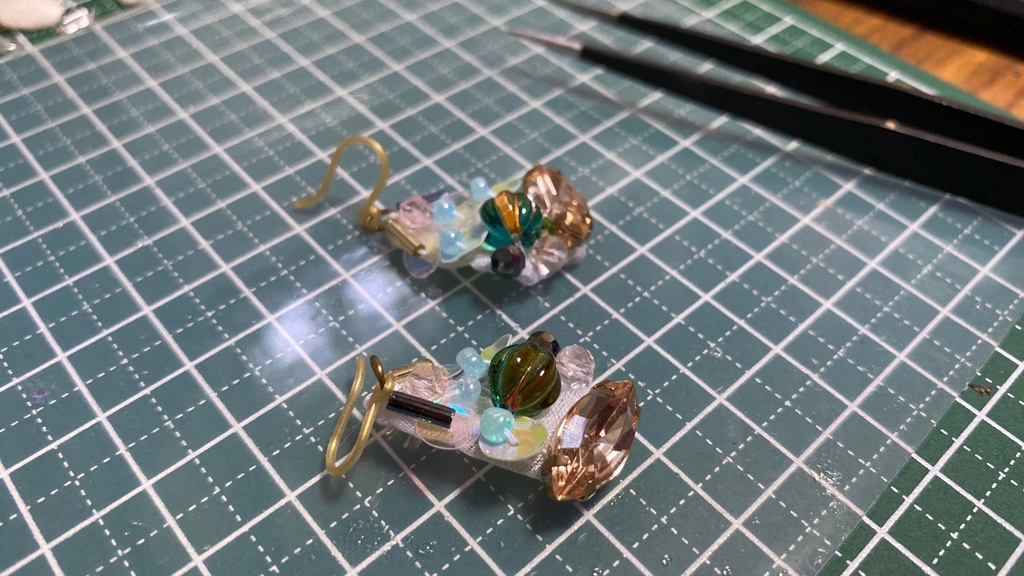 オートクチュール刺繍風ピアス