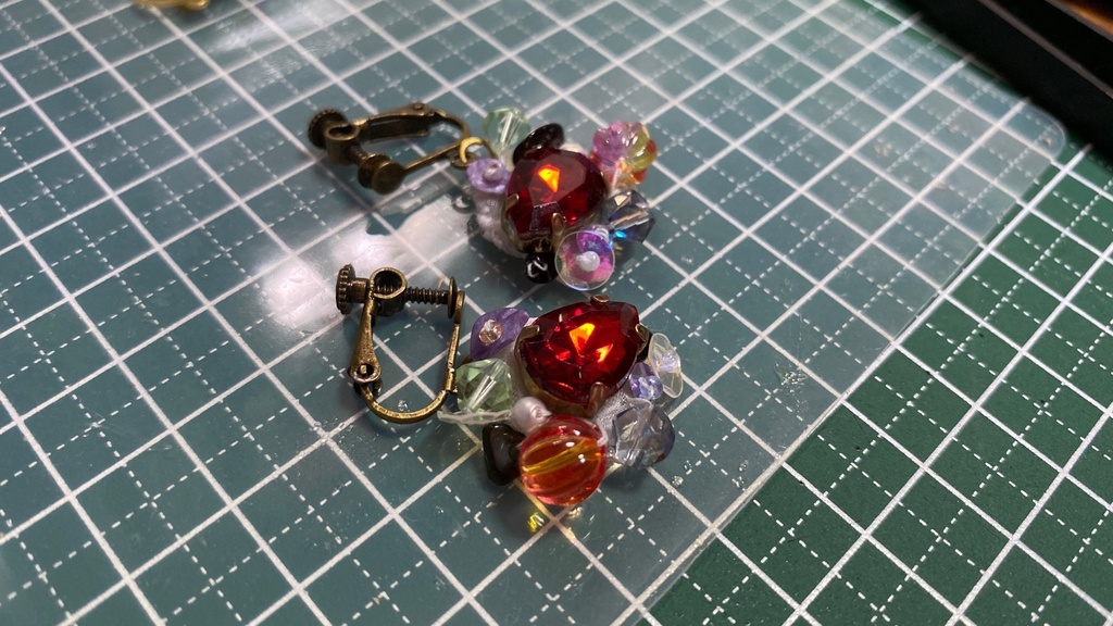 オートクチュール刺繍風ピアス