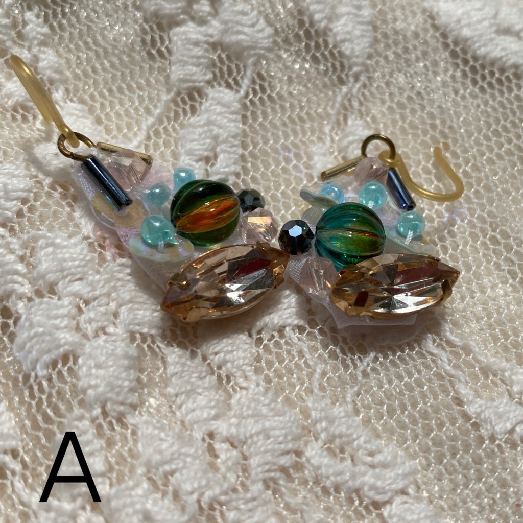 オートクチュール刺繍風ピアス