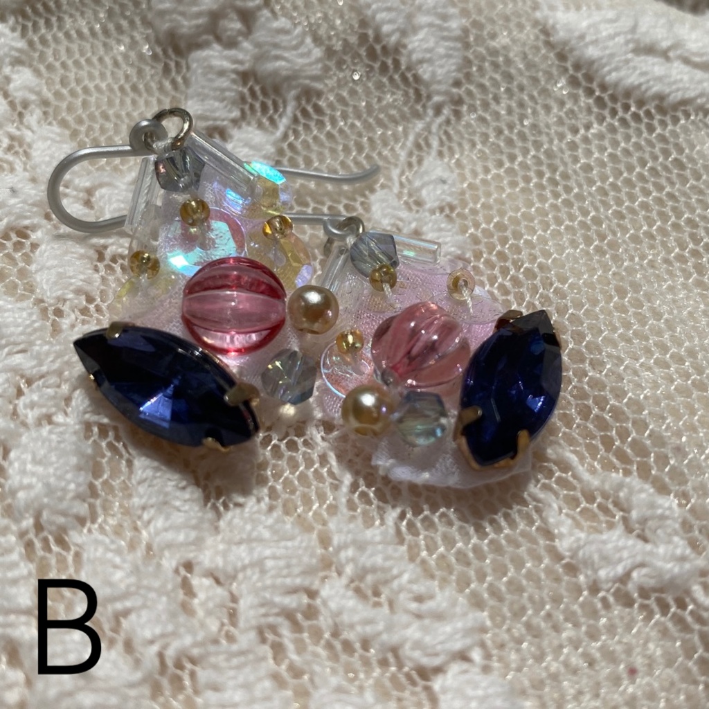 オートクチュール刺繍風ピアス