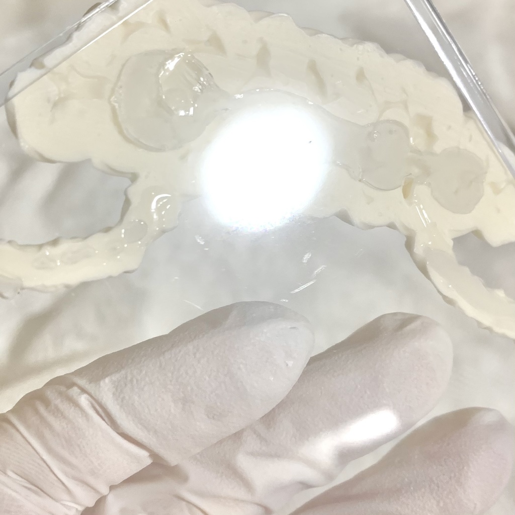 【B7】横入れ硬質カードケースホイップデコ【W4】裏面傷あり