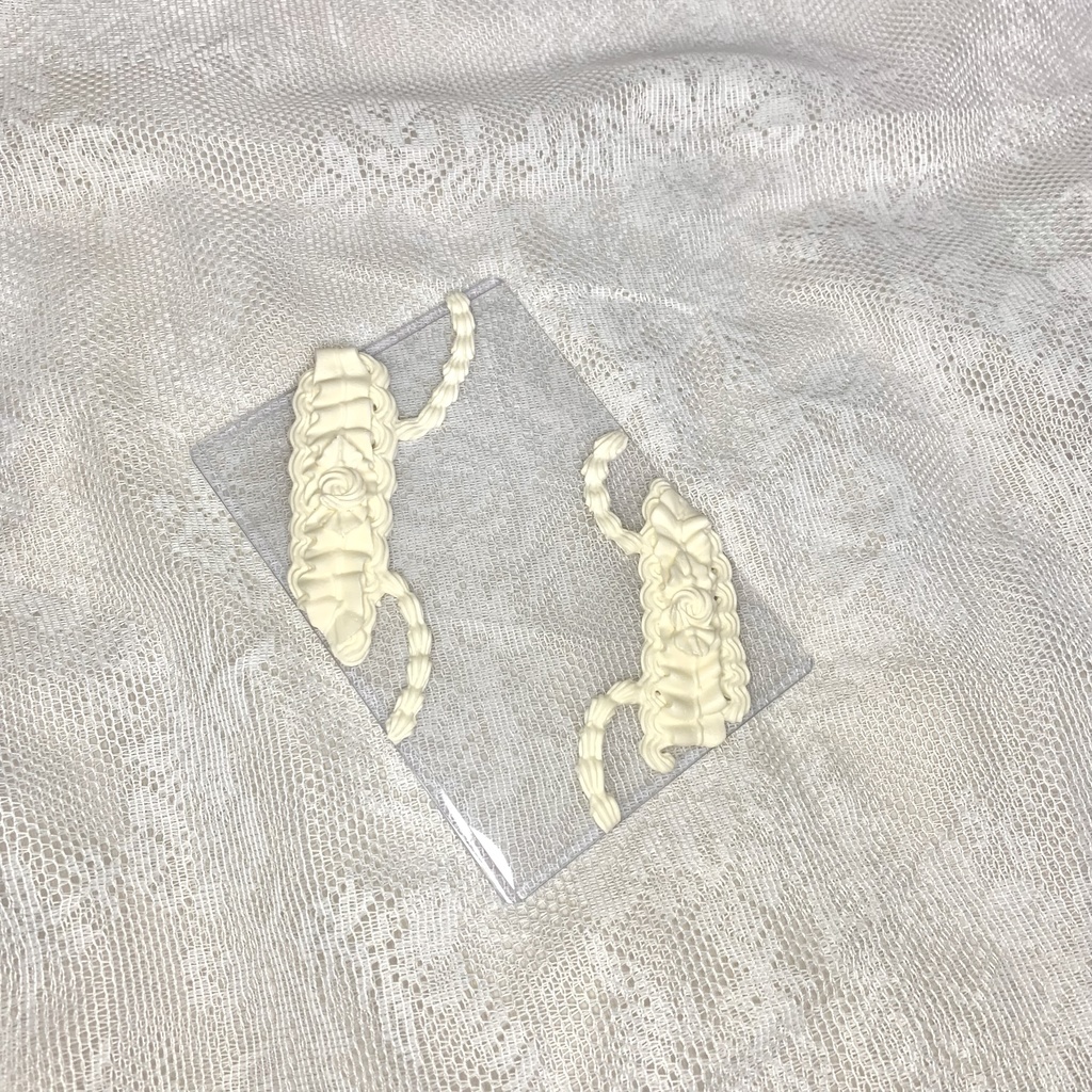 【B7】横入れ硬質カードケースホイップデコ【W4】裏面傷あり