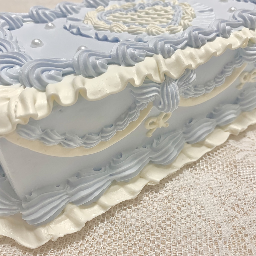 大きな長方形フェイクケーキ パステルブルー×フリルハート【34】