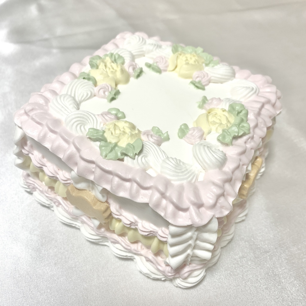 フリフリとお花いっぱいのスクエアフェイクケーキ【60】