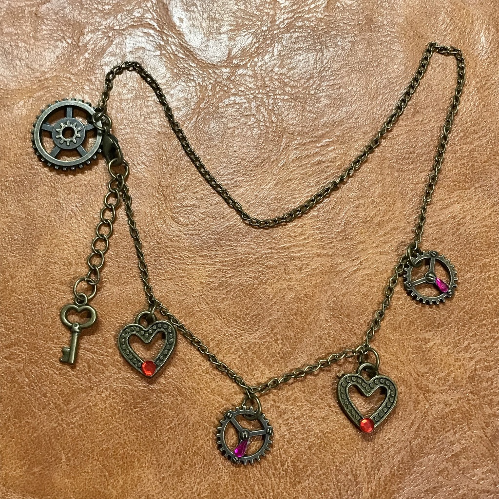 ジオマンシーチェーン／バッグチャーム（歯車＆ハートモチーフ）