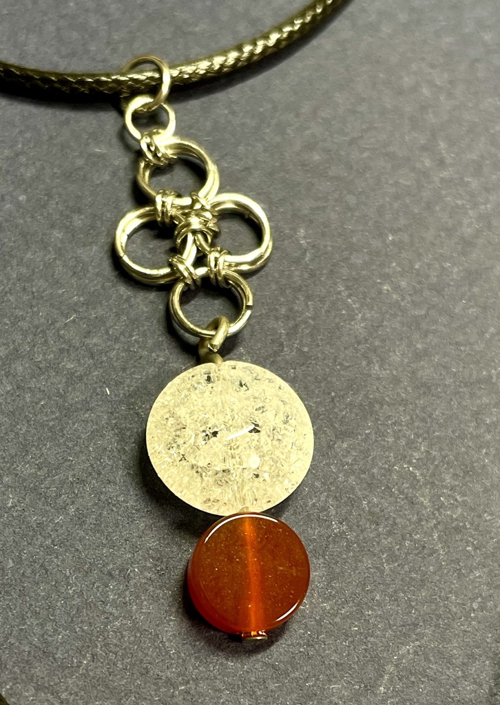 クラック水晶とレッドカーネリアンネックレス